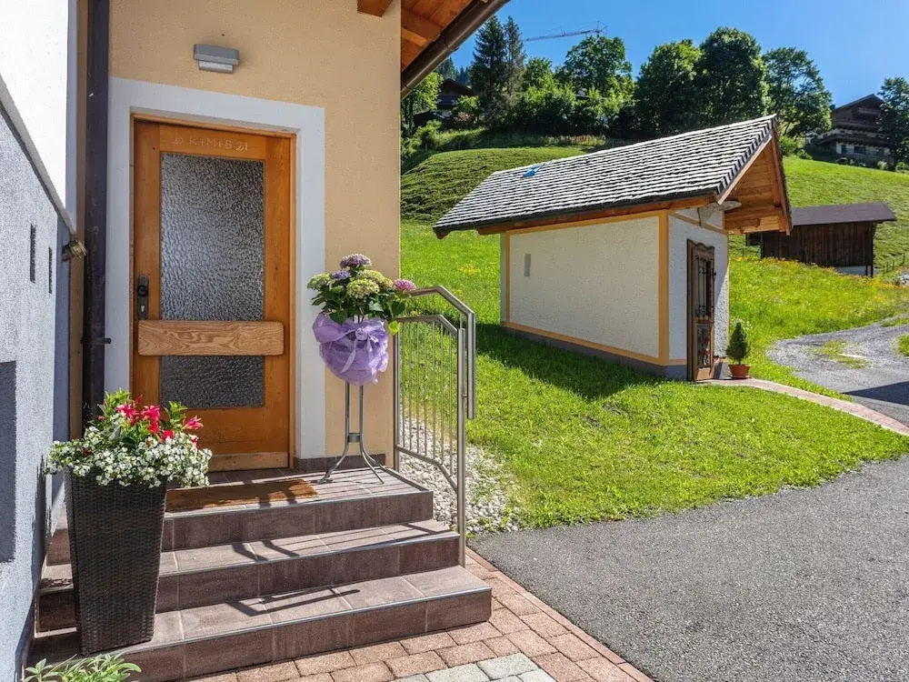 Elegant Apartment in Saalbach-hinterglemm Near Ski Bus