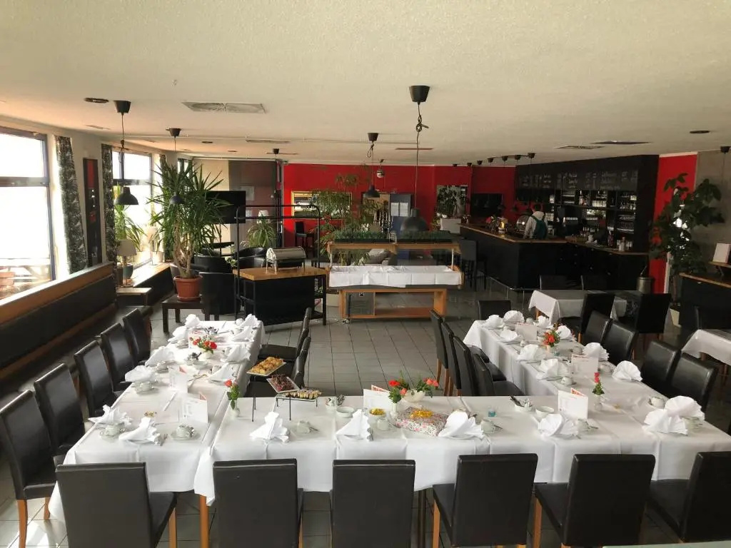 Food & Beverage