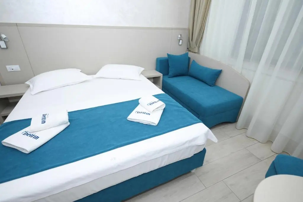 Deluxe Double room with balcony (full double bed)