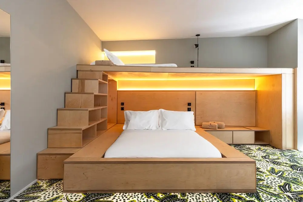 Mateus Family & Friends room