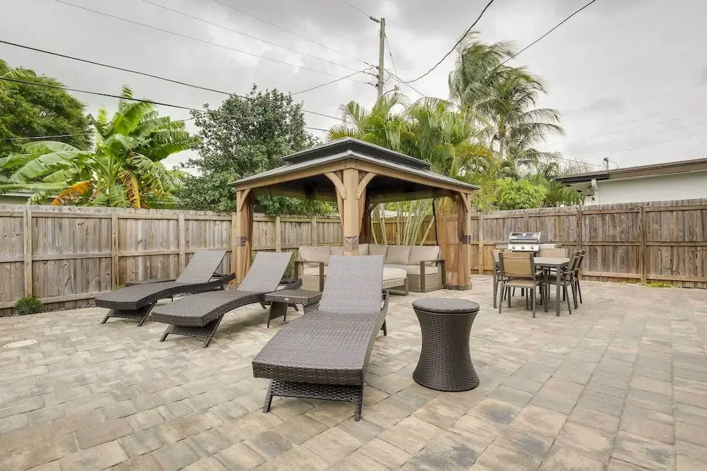1 Mi to Pompano Beach: Home w/ Patio & Pool!