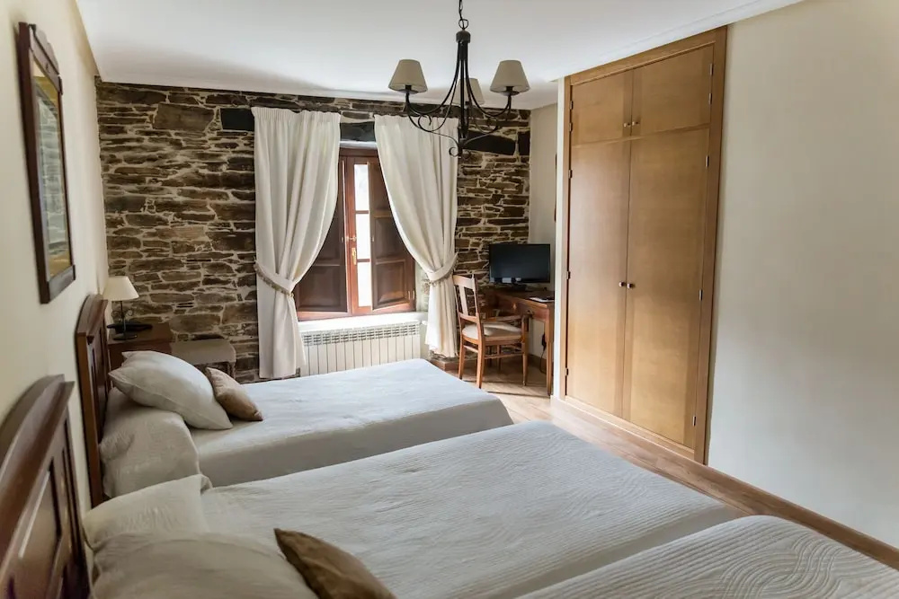 Hotel Ambasmestas - Chambres