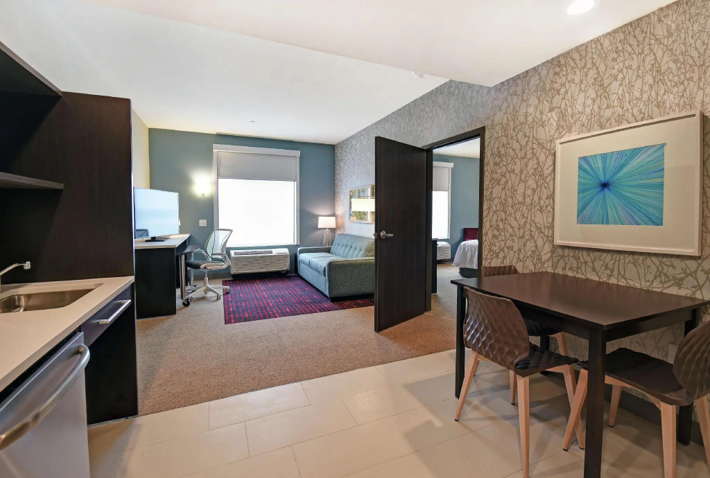 Double Suite (full double bed)