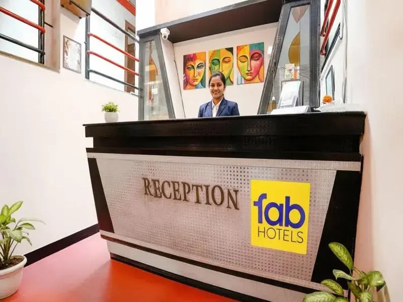 Fabhotel Saroj Inn