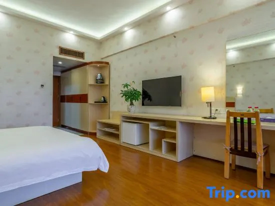 Deluxe Double room (full double bed)