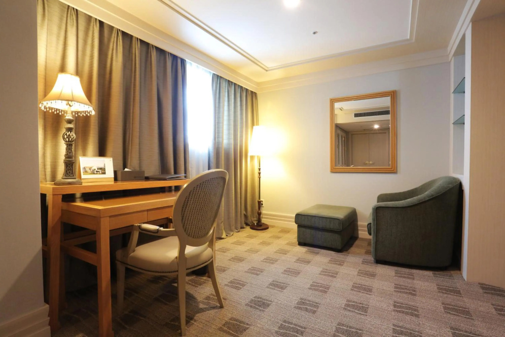 AW Hotel — 5