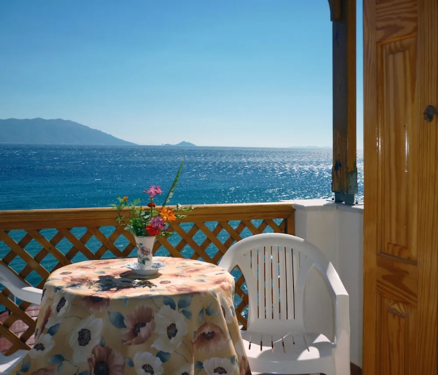 Studio with sea view