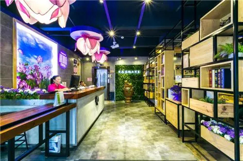 Food & Beverage