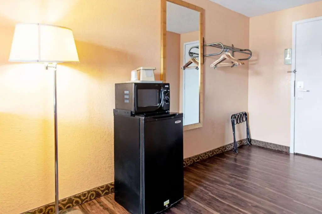 Econo Lodge - фото 12