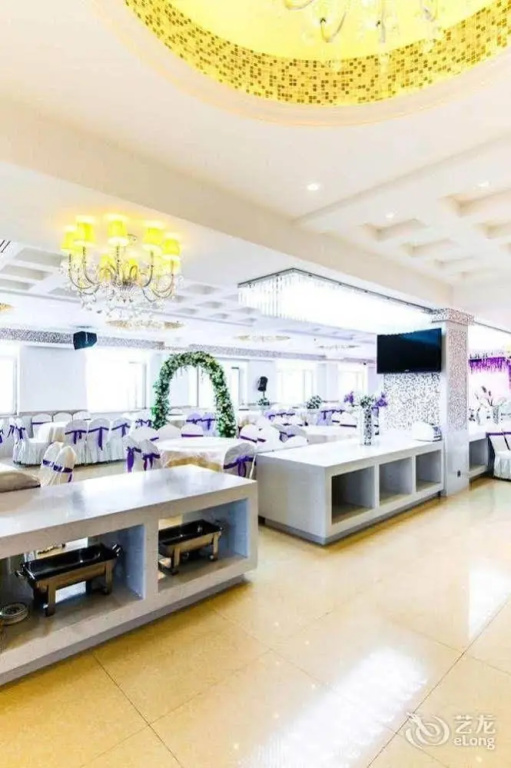 Food & Beverage
