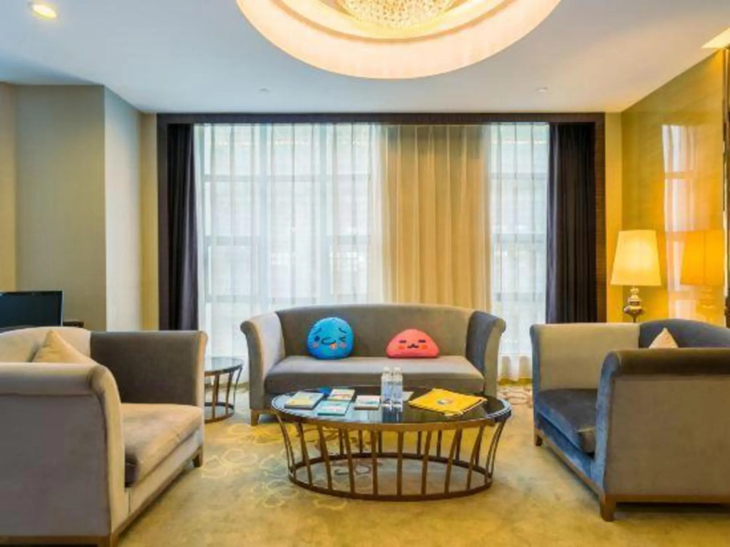 Grand Soluxe International Hotel