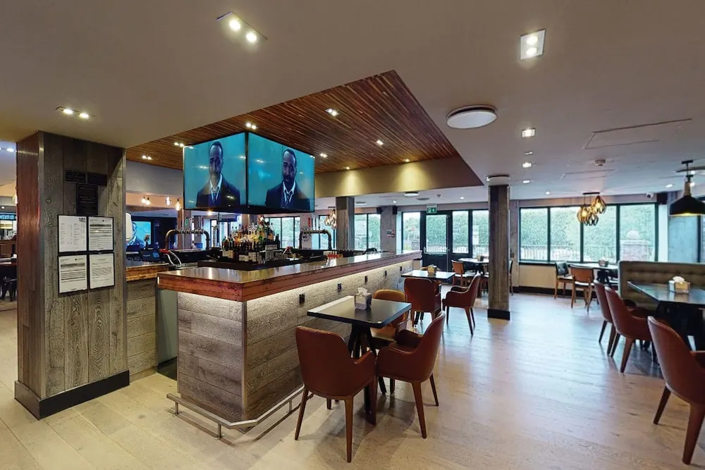 Food & Beverage