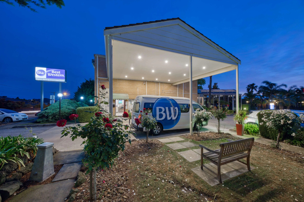 Best Western Airport Motel and Convention Centre