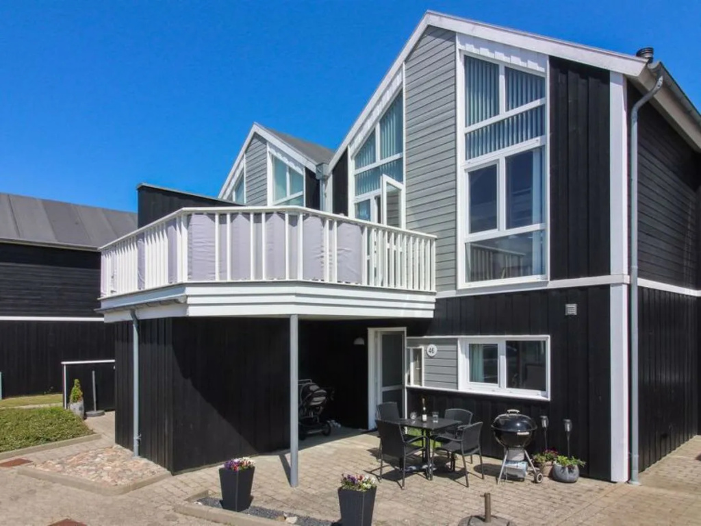 "Tian" - 700m from the sea in NW Jutland