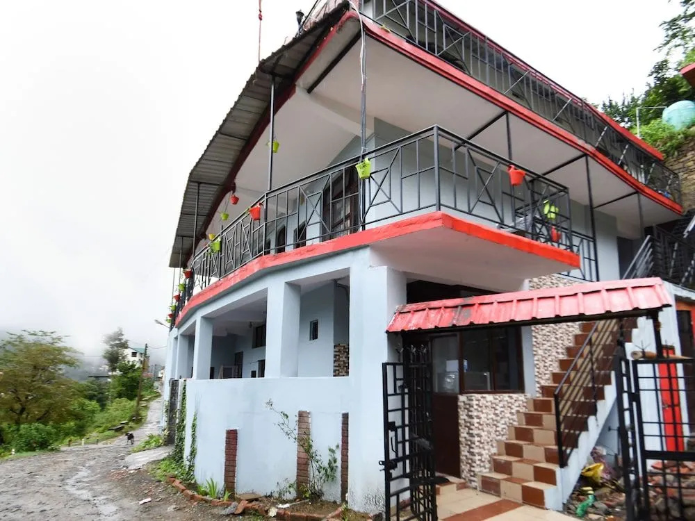 OYO 13347 Home Studios Kasauli