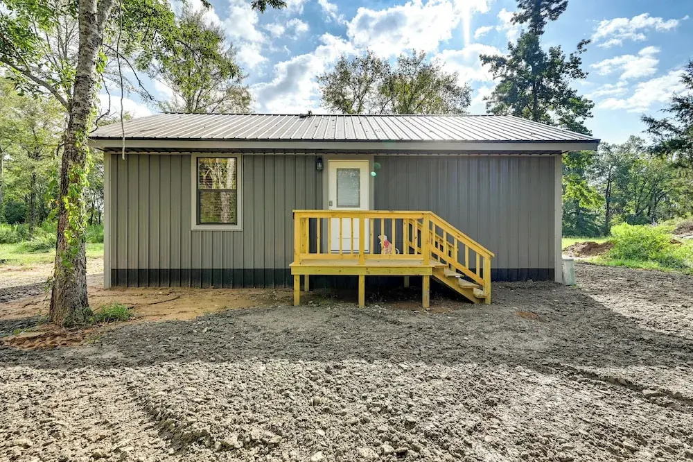 Pet-friendly Broken Bow Cabin Near Lukfata Creek!