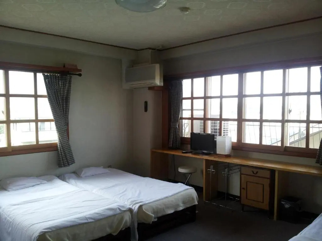 Economy Quadruple room