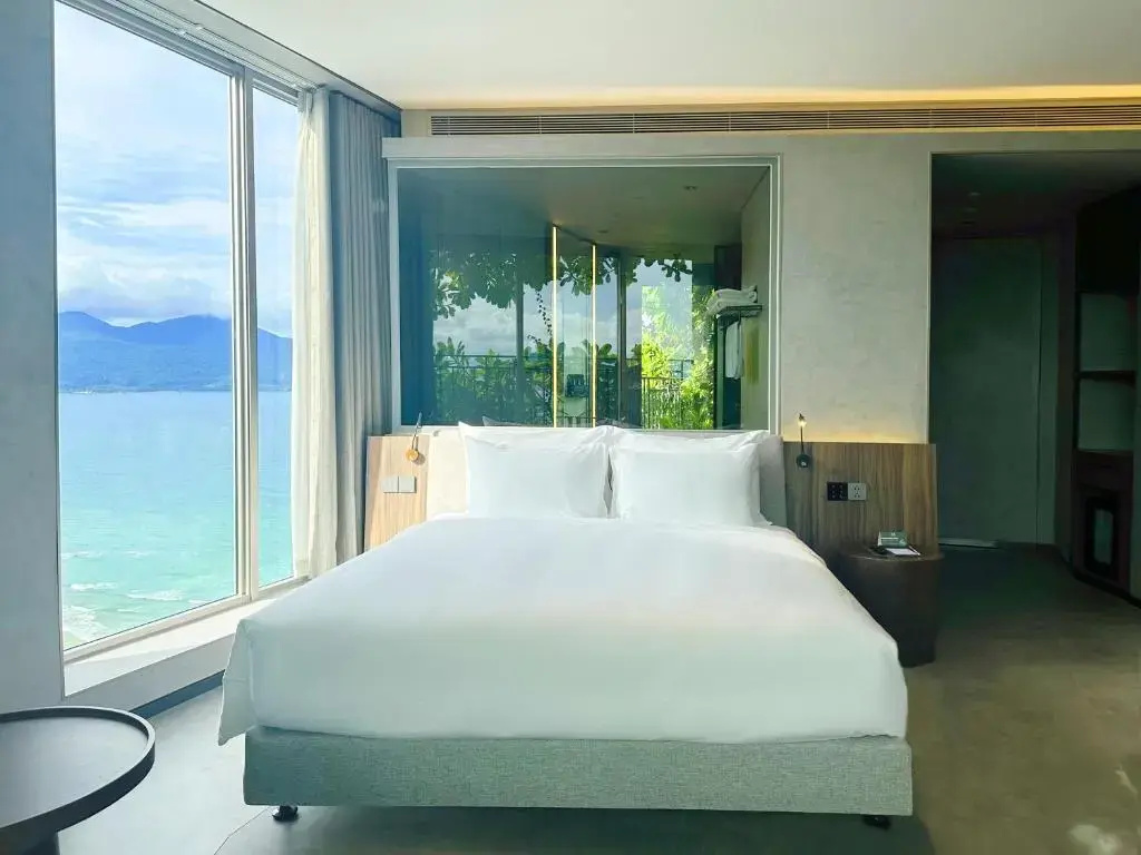 Deluxe Double room with partial sea view (full double bed)