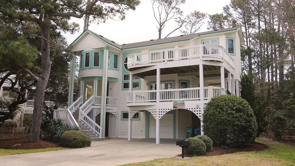 Footprints by the Sound - 5 Br Home