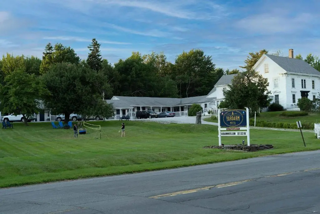 Yardarm Motel - Photo 1