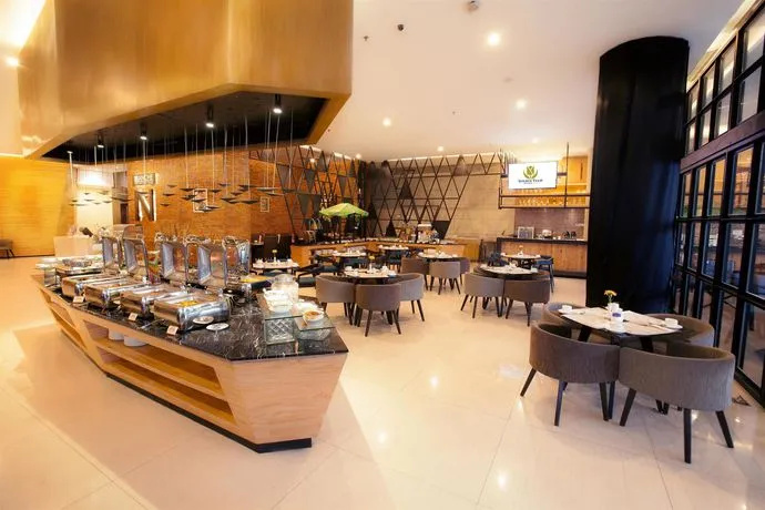 Food & Beverage