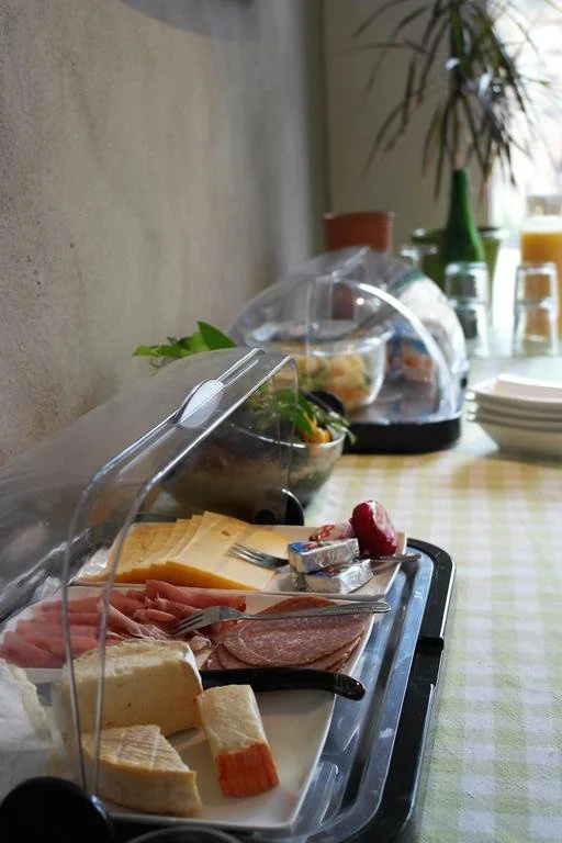 Food & Beverage