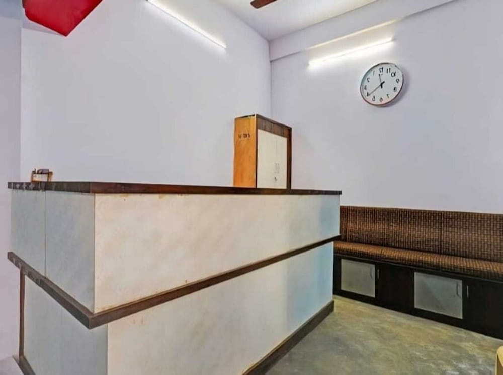 Hotel O Gummidipundi Railway Junction