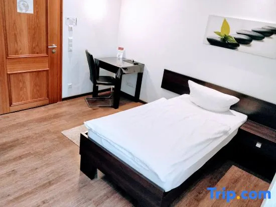 Single Studio