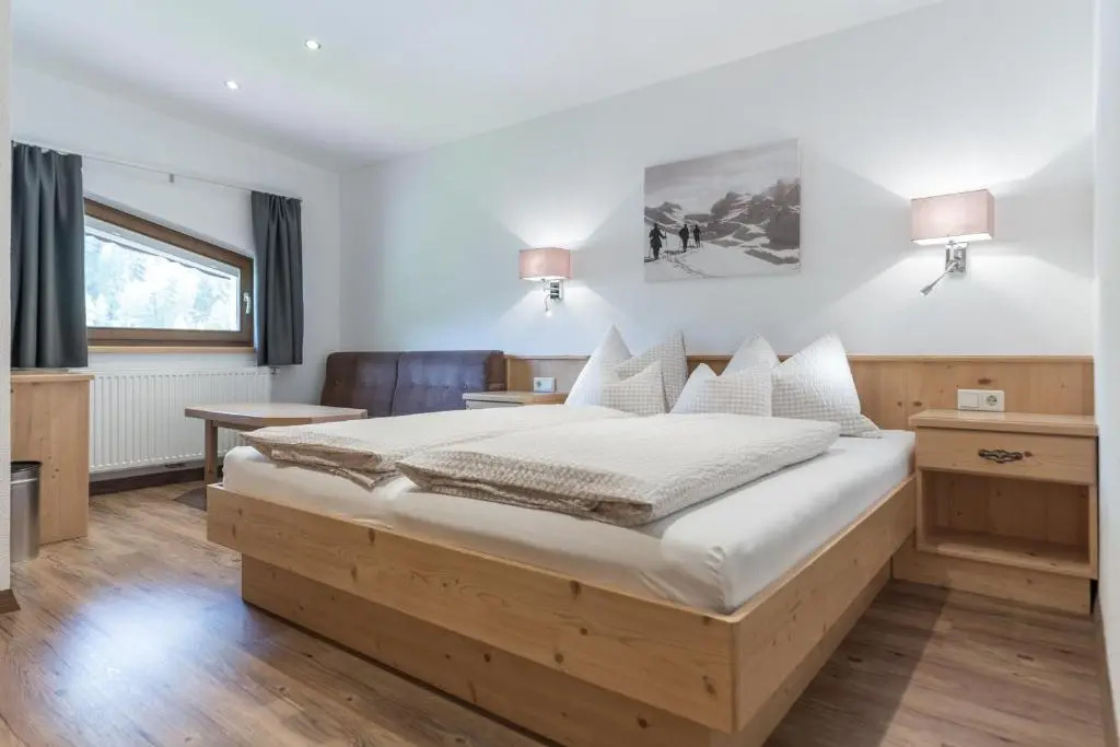 Standard Double room (full double bed)