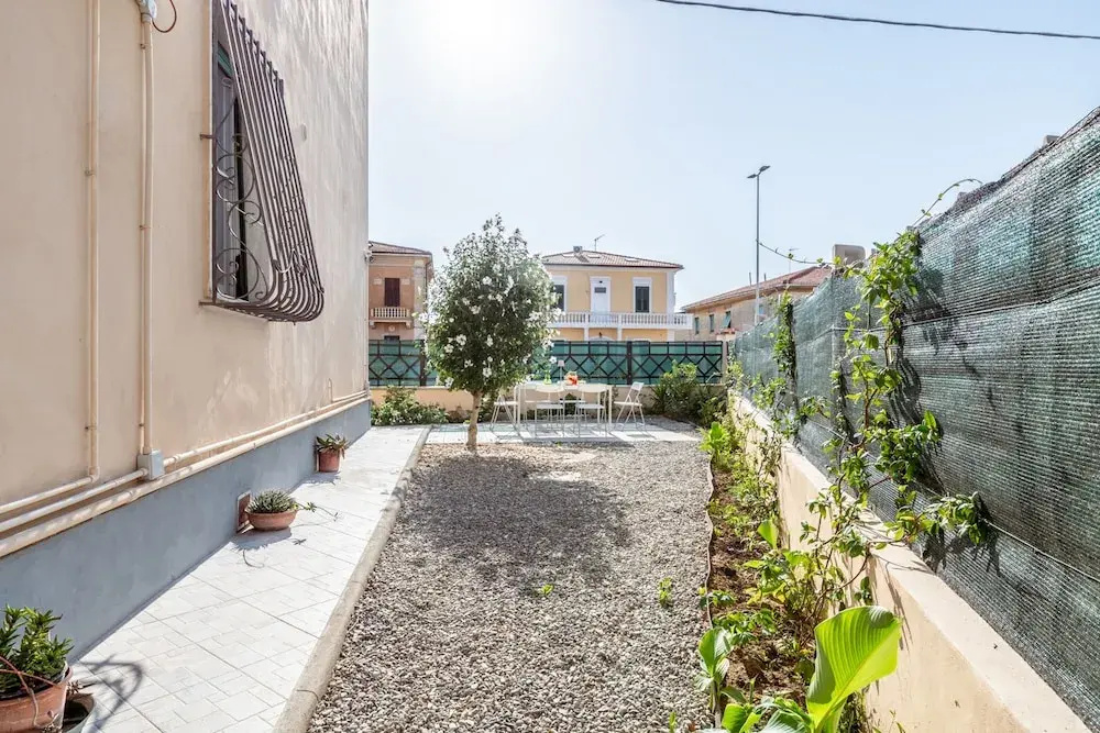 Tulipan in Livorno with 3 bedrooms and 2 bathrooms