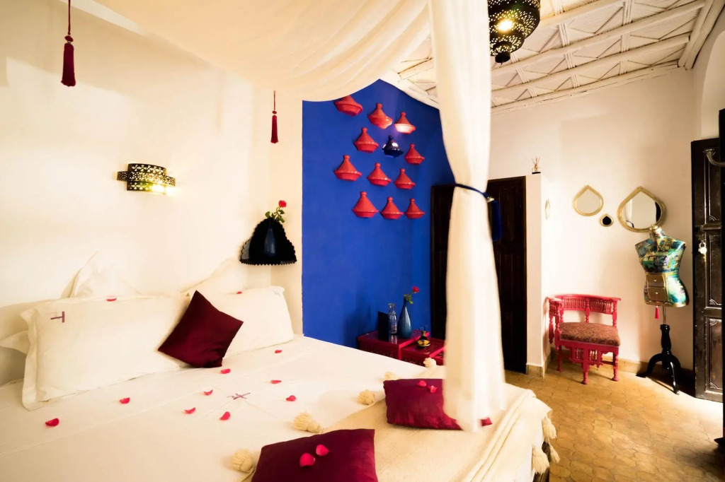 Riad Houdou by null