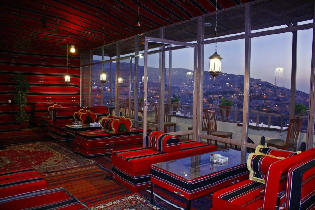 Rocky Mountain Hotel