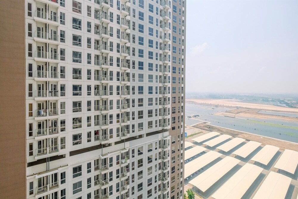 Well Furnished And Restful Studio Tokyo Riverside Pik 2 Apartment in Jakarta
