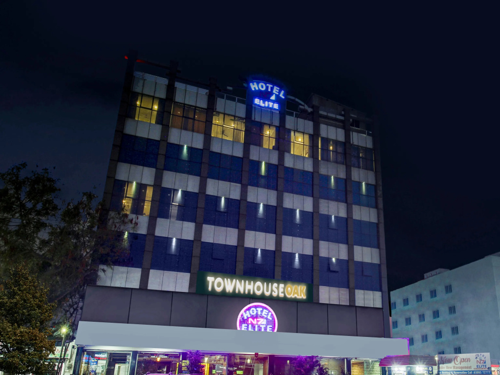Super Oyo Townhouse Oak Hotel N7 Elite