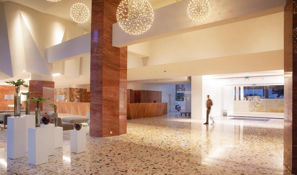 Hotel Bellevue by null