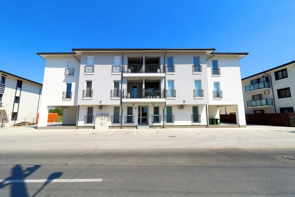 Bright Sunny Apartments