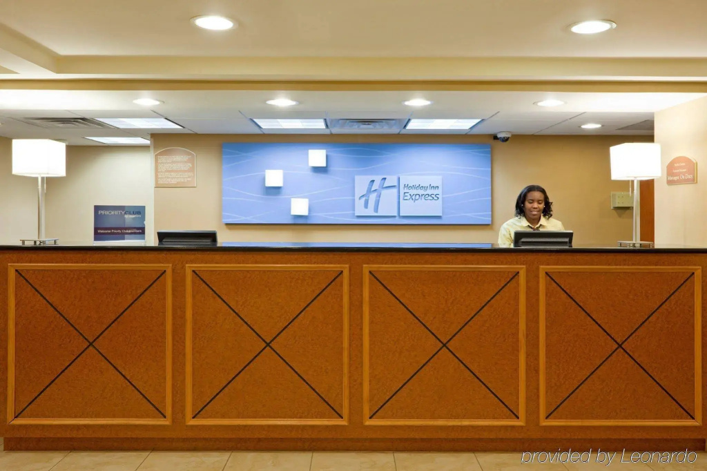 Holiday Inn Express Hotel & Suites West Long Branch by IHG - Général