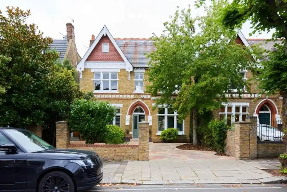 The Ealing Space - Classy 5BDR House with Garden and Parking