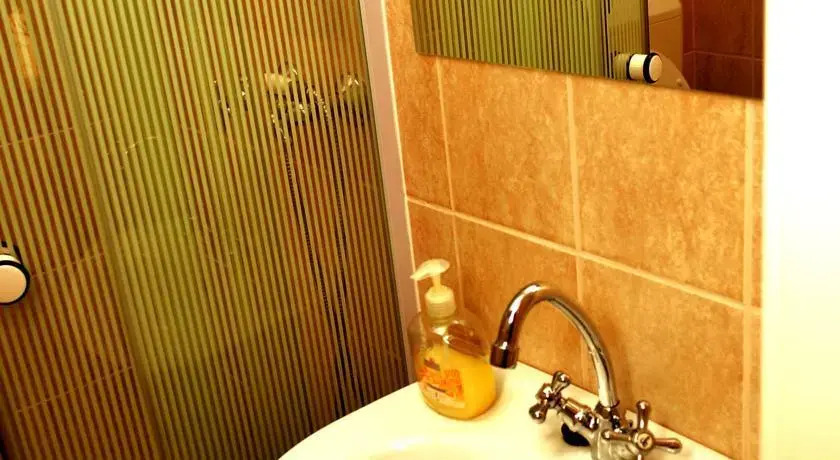 Almaliget Apartmanház - фото 4