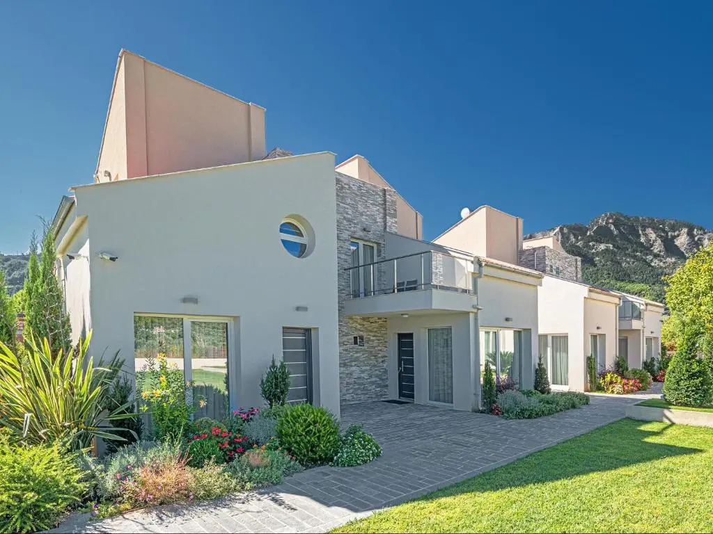 Deluxe Villa