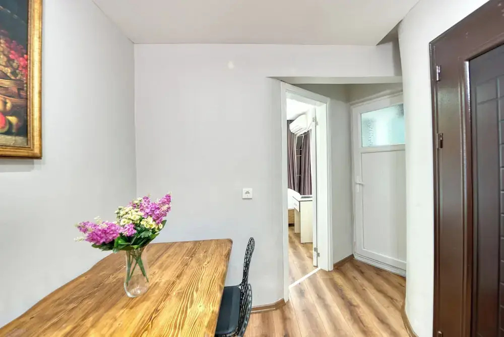 2 Bedrooms Family Basement Apartment with balcony