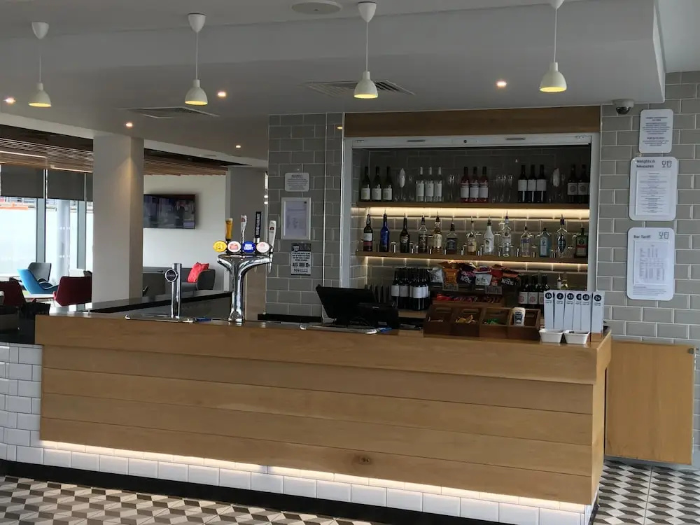 Lobby & Reception