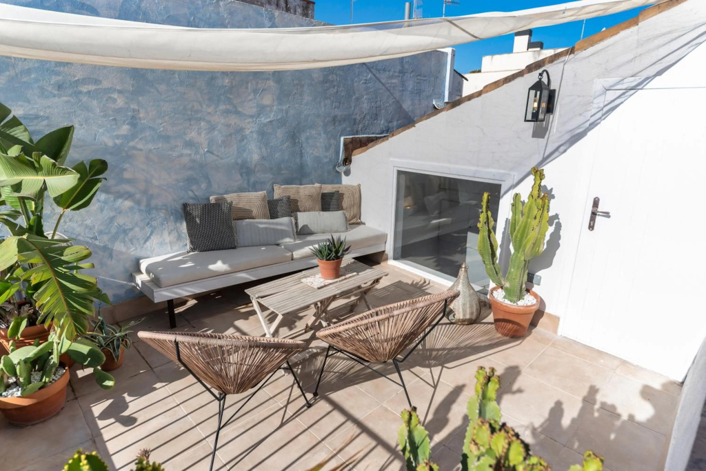 CASA AZUL stunning house a few metres from the bea
