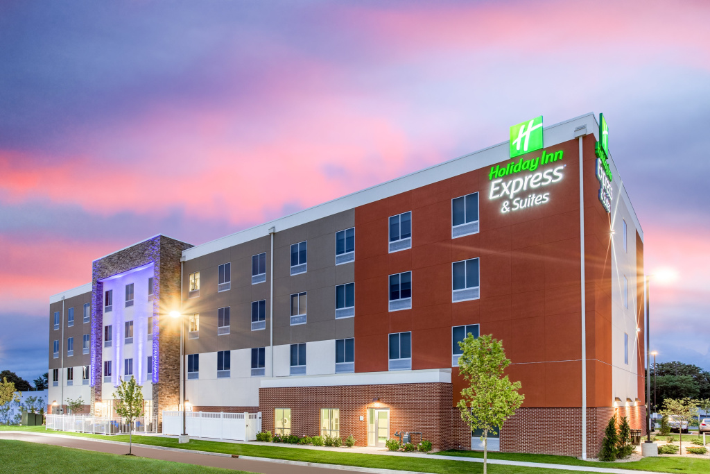 Holiday Inn Express & Suites Ottawa by IHG