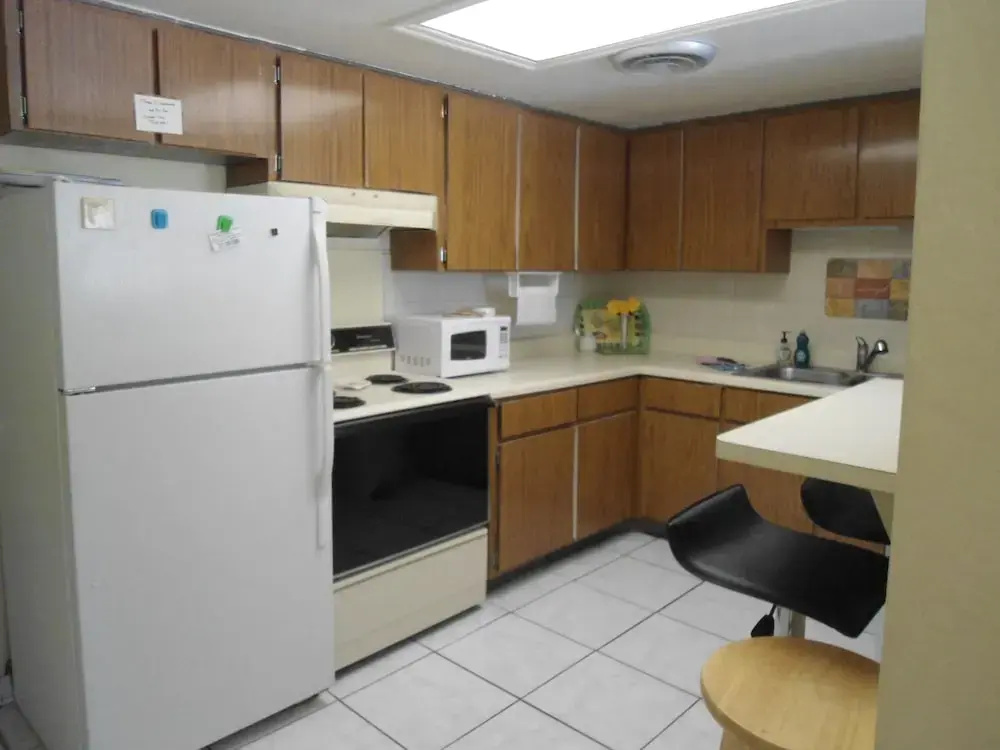 1 Bedroom Standard Basement room