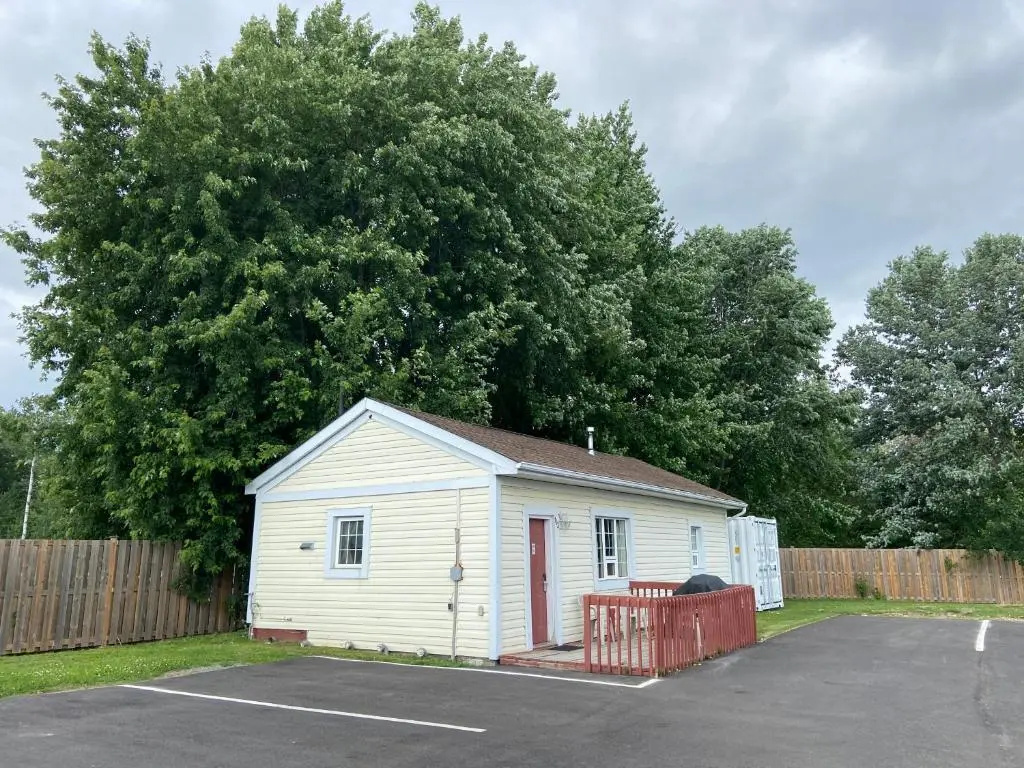 2 Bedrooms Cottage