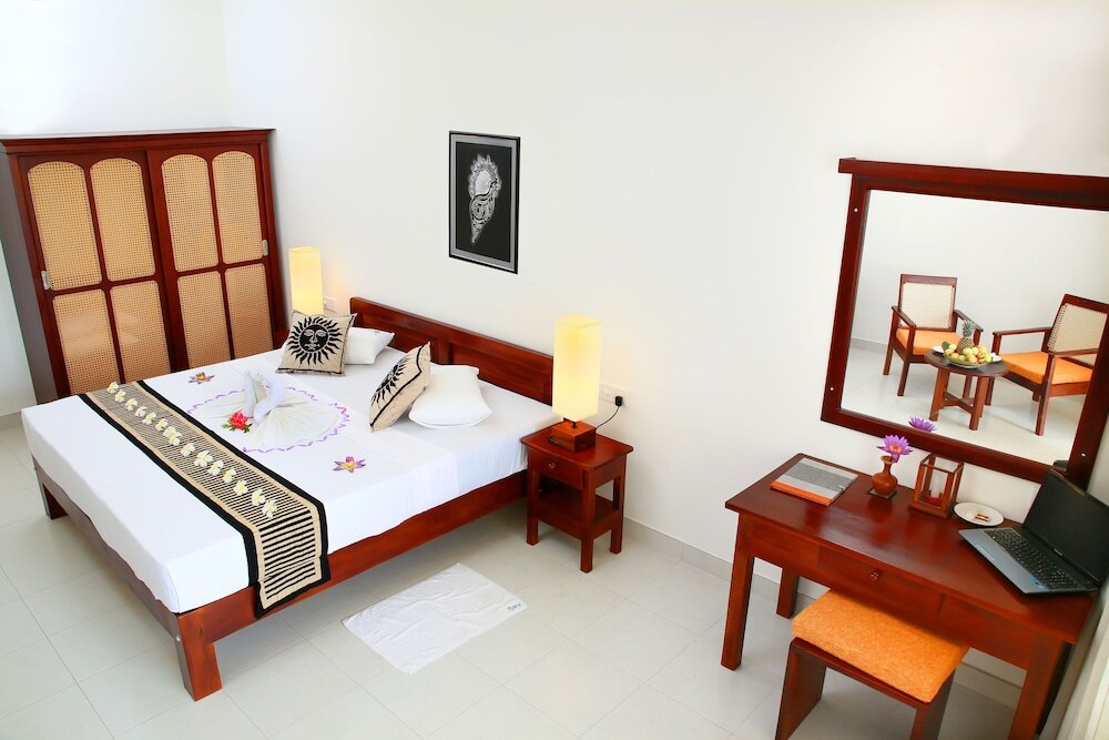 Sea Rock Villa