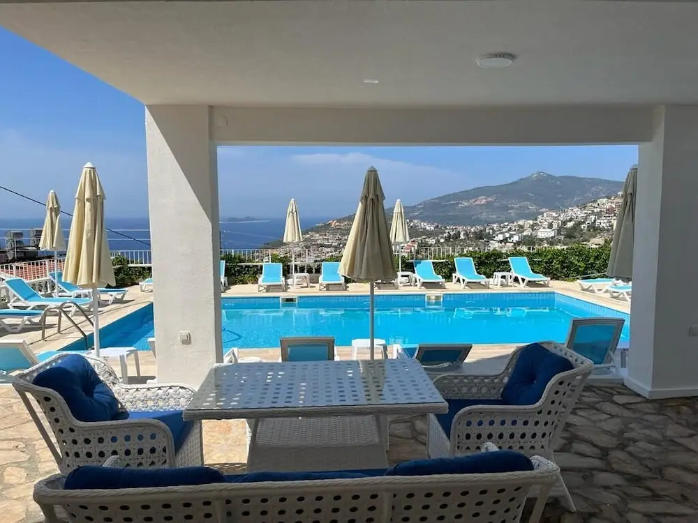 Marquis Blue Hotel