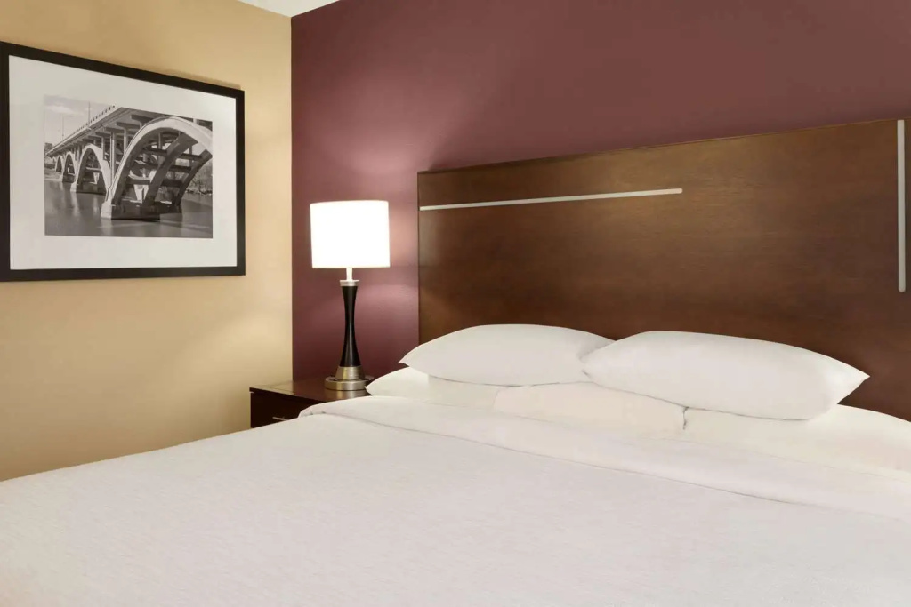 Embassy Suites Hotel Des Moines Downtown - Chambres