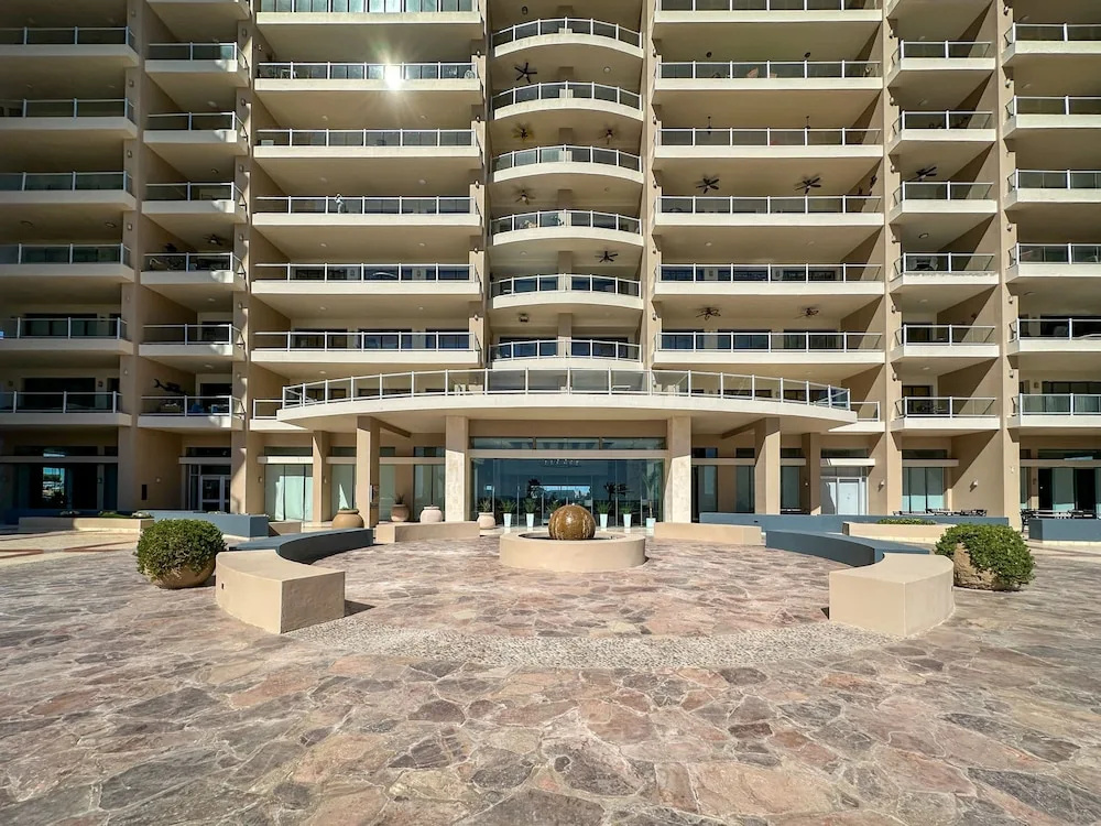 5BR Beachfront Luxury Condo